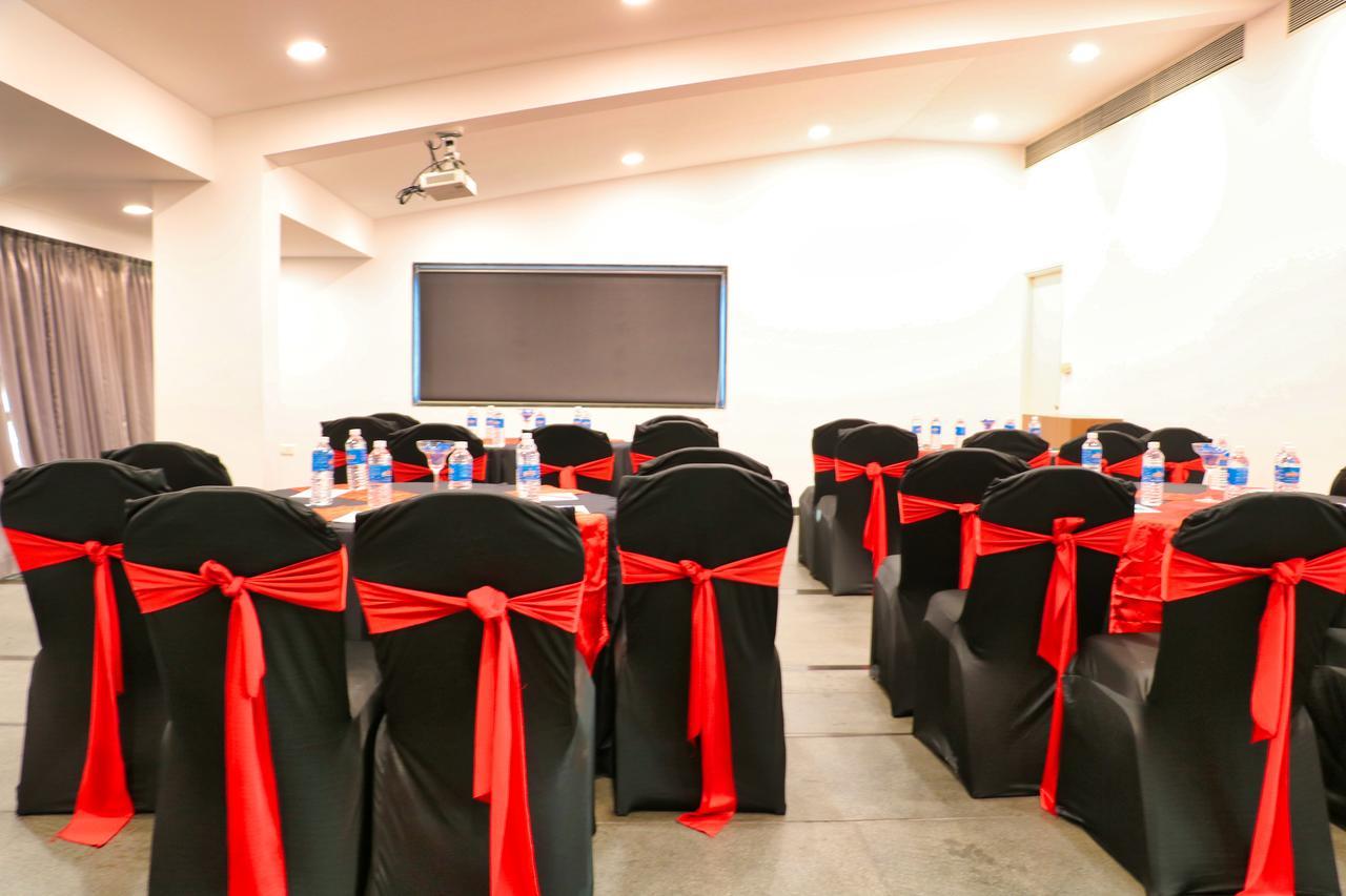 The Fern Residency, Miramar Hotel Panaji Buitenkant foto
