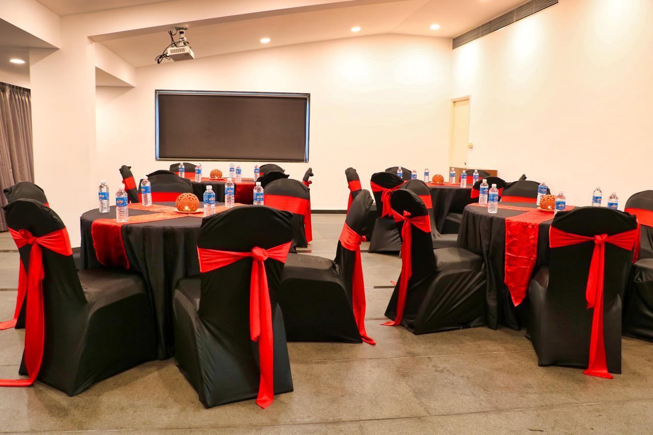 The Fern Residency, Miramar Hotel Panaji Buitenkant foto